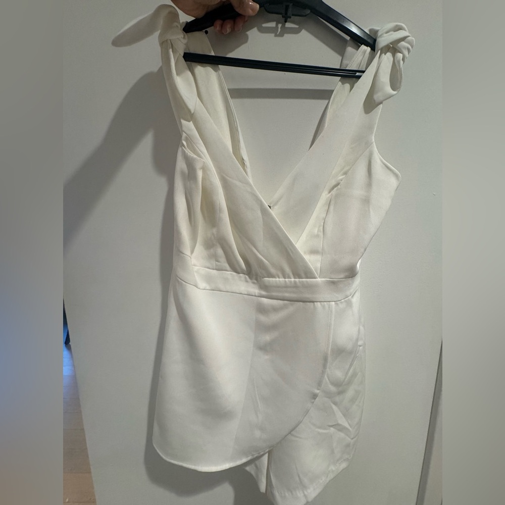 Elegant White shorts jumpsuit